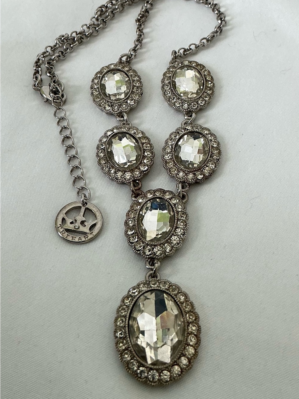 CROWN TRIFARI Vintage Crystal Y Necklace Silver